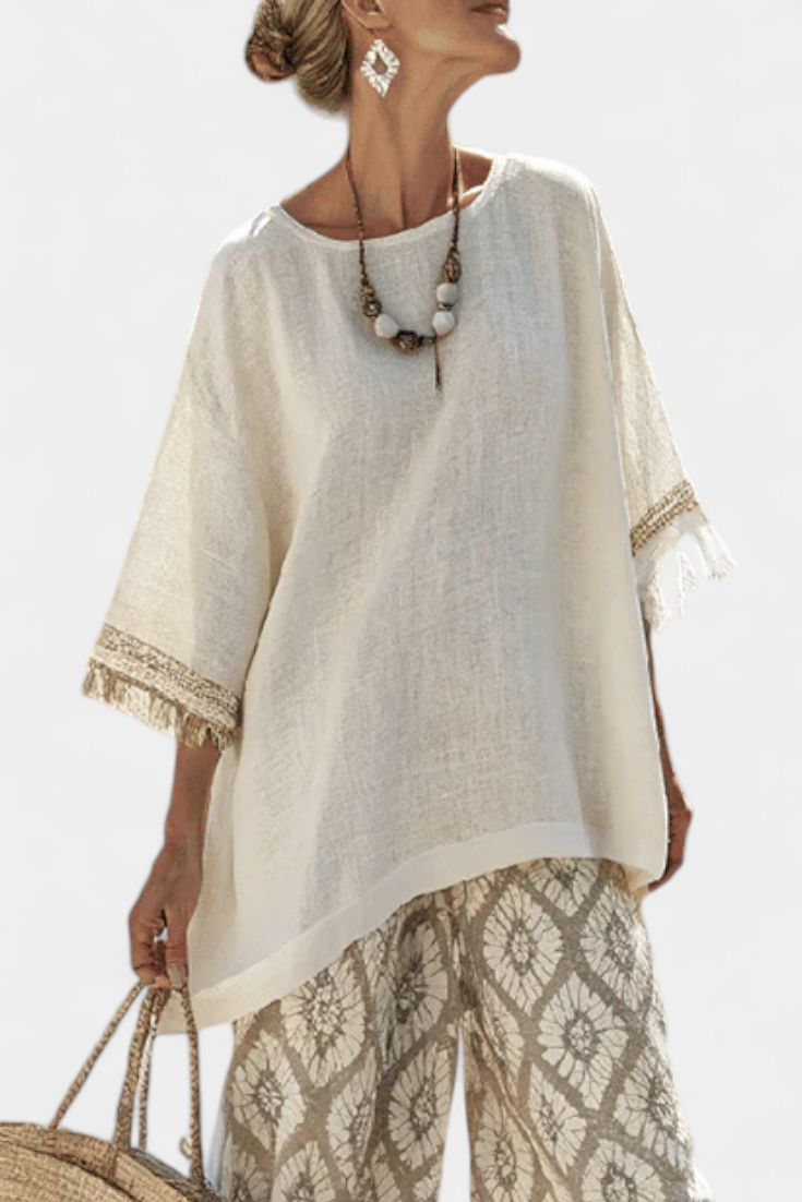 Ilaria – sophisticated top and casual trousers