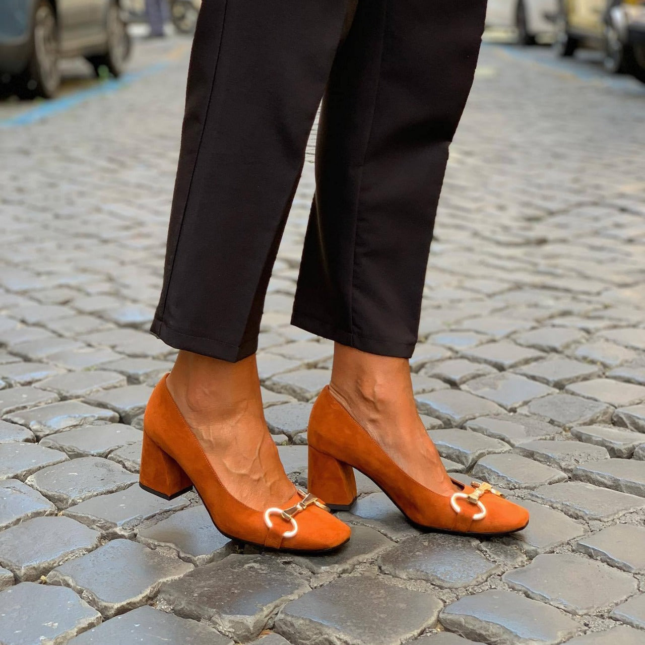 Charlotte | Elegant Pumps With Gold Detail