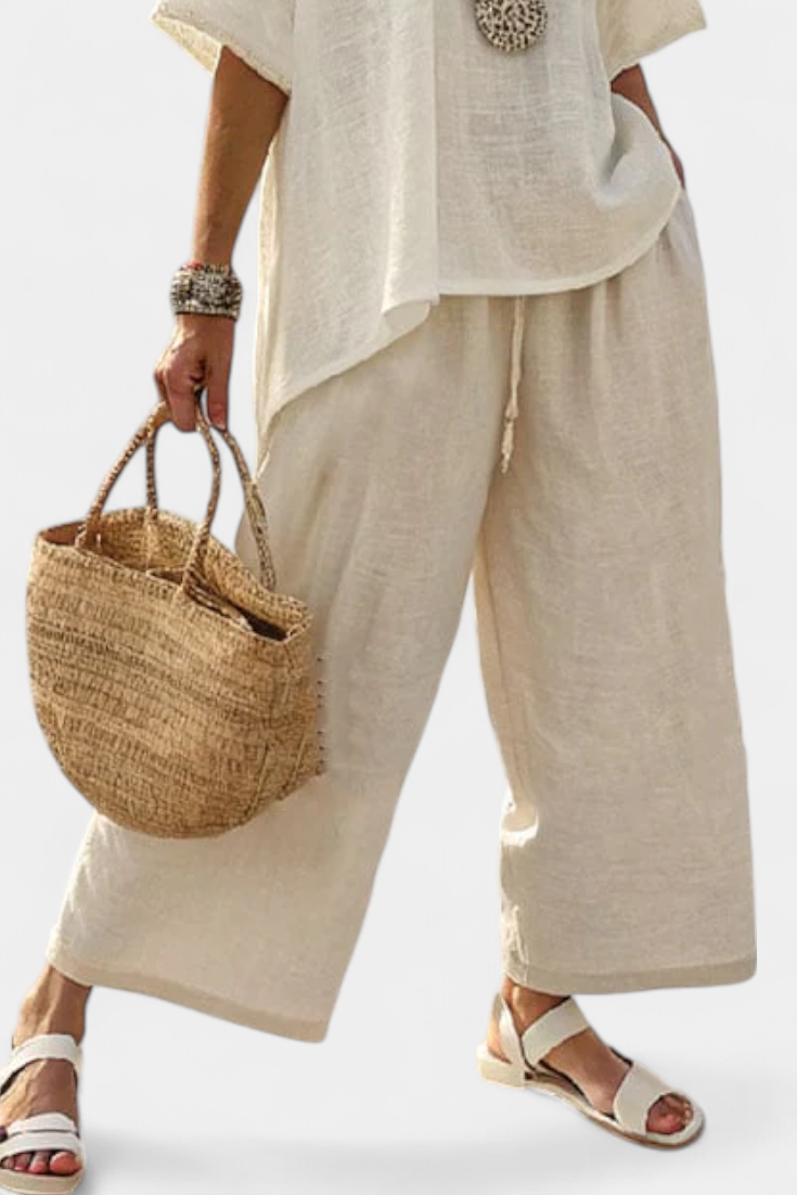 Beatrice – basic comfortable shirt and wide-leg trousers